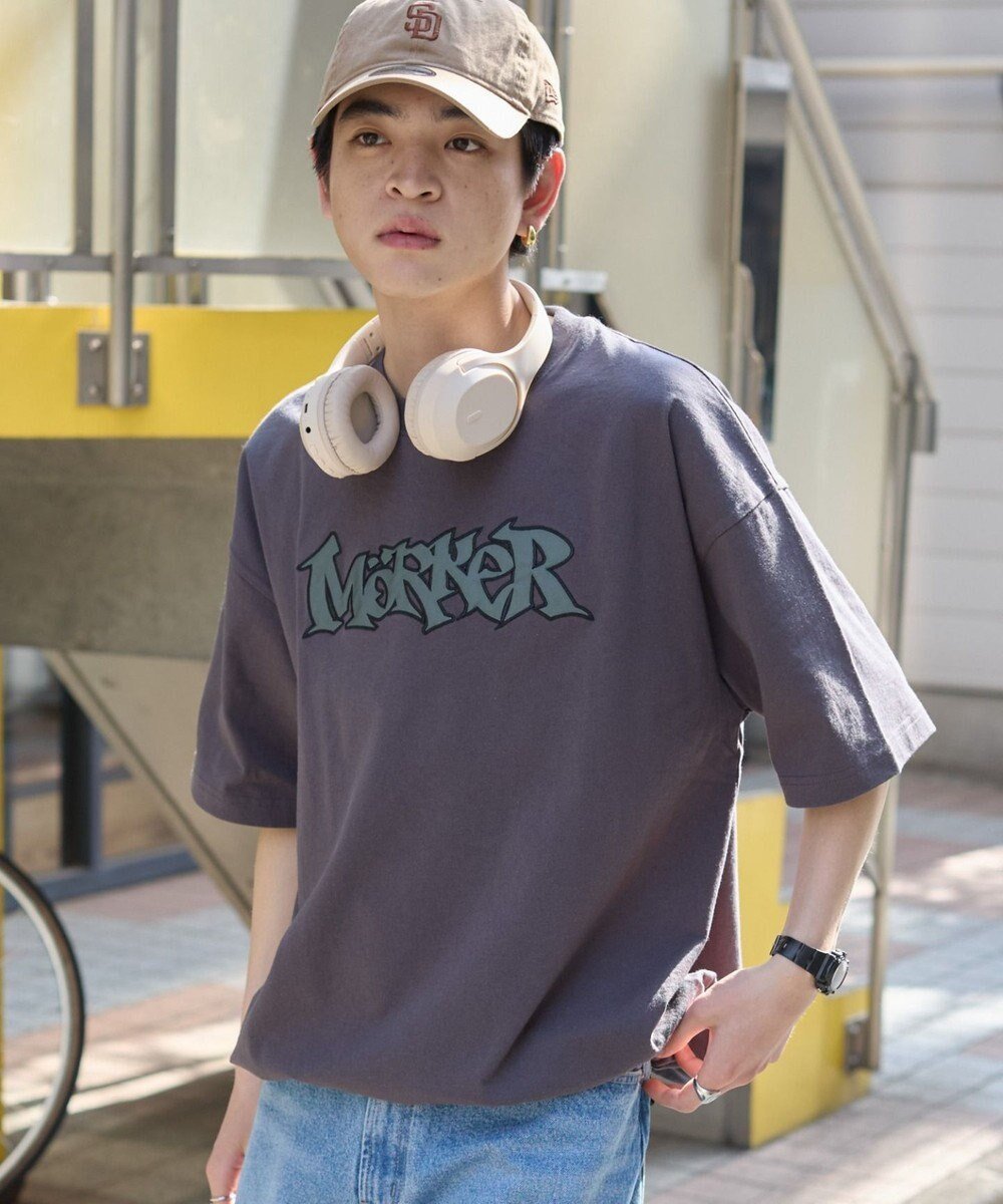 【ウィゴー/WEGO】の【ユニセックス着用ITEM】ワッペンロゴドロストBIG T(SS) インテリア・キッズ・メンズ・レディースファッション・服の通販 founy(ファニー) 　ファッション　Fashion　レディースファッション　Fashion for Women　トップス・カットソー　Cut & Sew Tops　シャツ・ブラウス・オフィスカジュアル　Elegant Blouses & Button-Ups　ロングTシャツ・Tシャツ　Longline T-Shirts & Tees　カットソー・ベーシックTシャツ　Cut-and-Sewn Tops / Stretch Tees & Basics　春　Spring　カットソー　Cut and Sewn Top　カーゴパンツ　Cargo Pants, Utility Pants　シンプル　Simple, Minimal　スマホ　Smartphone, Mobile Device　デニム　Denim, Jeans Material　ビッグ　Big, Oversized　フロント　Front, Front Design　半袖　Short Sleeve, Half Sleeve　ルーズ　Loose, Oversized　S/S・春夏　SS, Spring/Summer, Warm Season　おすすめ　Recommended / Our Picks　夏　Summer　スミクロ|ID: prp329100004584482 ipo3291000000033555161