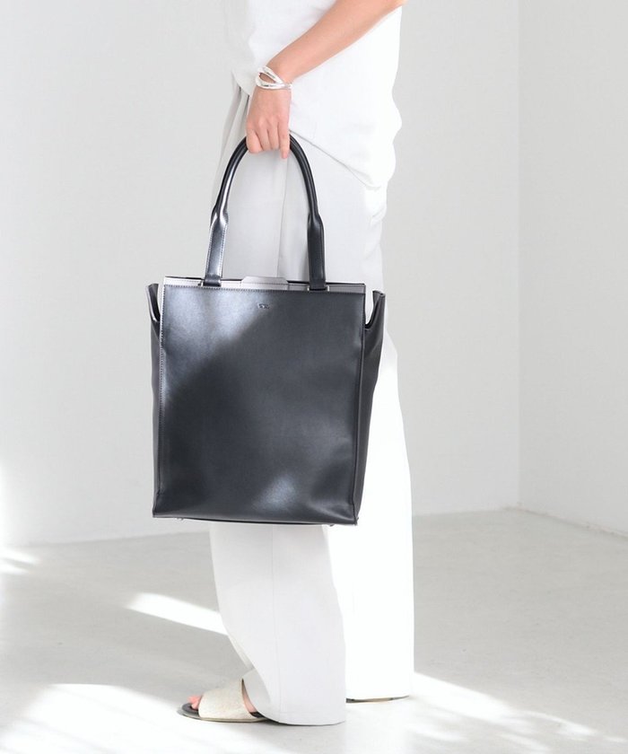 【エースバッグズアンドラゲッジ/ACE BAGS & LUGGAGE】のW .Day/Night リリ バーチカルトート A4サイズ 13.3インチPC 15176 ダブルアンドデイナイト インテリア・キッズ・メンズ・レディースファッション・服の通販 founy(ファニー) https://founy.com/ ファッション Fashion レディースファッション Ladies' Fashion Online バッグ Bag イエロー Yellow クッション Cushion シンプル Simple スエード Suede スリット Slit スリーブ Sleeve ポケット Pocket ポーチ Pouch おすすめ Recommend ビジネス 仕事 通勤 Business |ID: prp329100004584521 ipo3291000000032616824