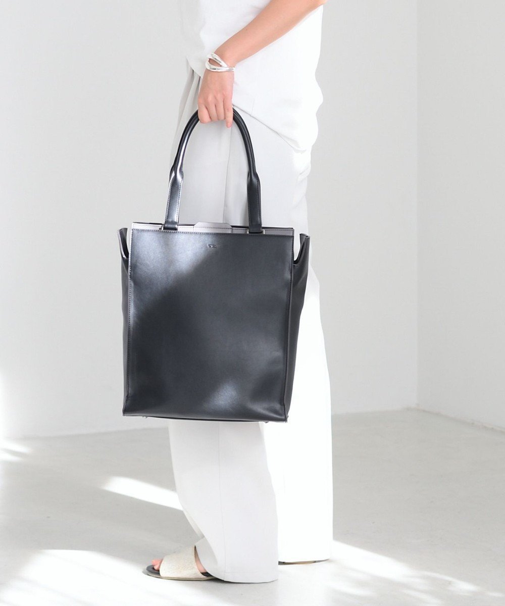 【エースバッグズアンドラゲッジ/ACE BAGS & LUGGAGE】のW .Day/Night リリ バーチカルトート A4サイズ 13.3インチPC 15176 ダブルアンドデイナイト 人気、トレンドファッション・服の通販 founy(ファニー) 　ファッション　Fashion　レディースファッション　Ladies' Fashion Online　バッグ　Bag　イエロー　Yellow　クッション　Cushion　シンプル　Simple　スエード　Suede　スリット　Slit　スリーブ　Sleeve　ポケット　Pocket　ポーチ　Pouch　おすすめ　Recommend　ビジネス 仕事 通勤　Business　 other-1|ID: prp329100004584521 ipo3291000000032616824