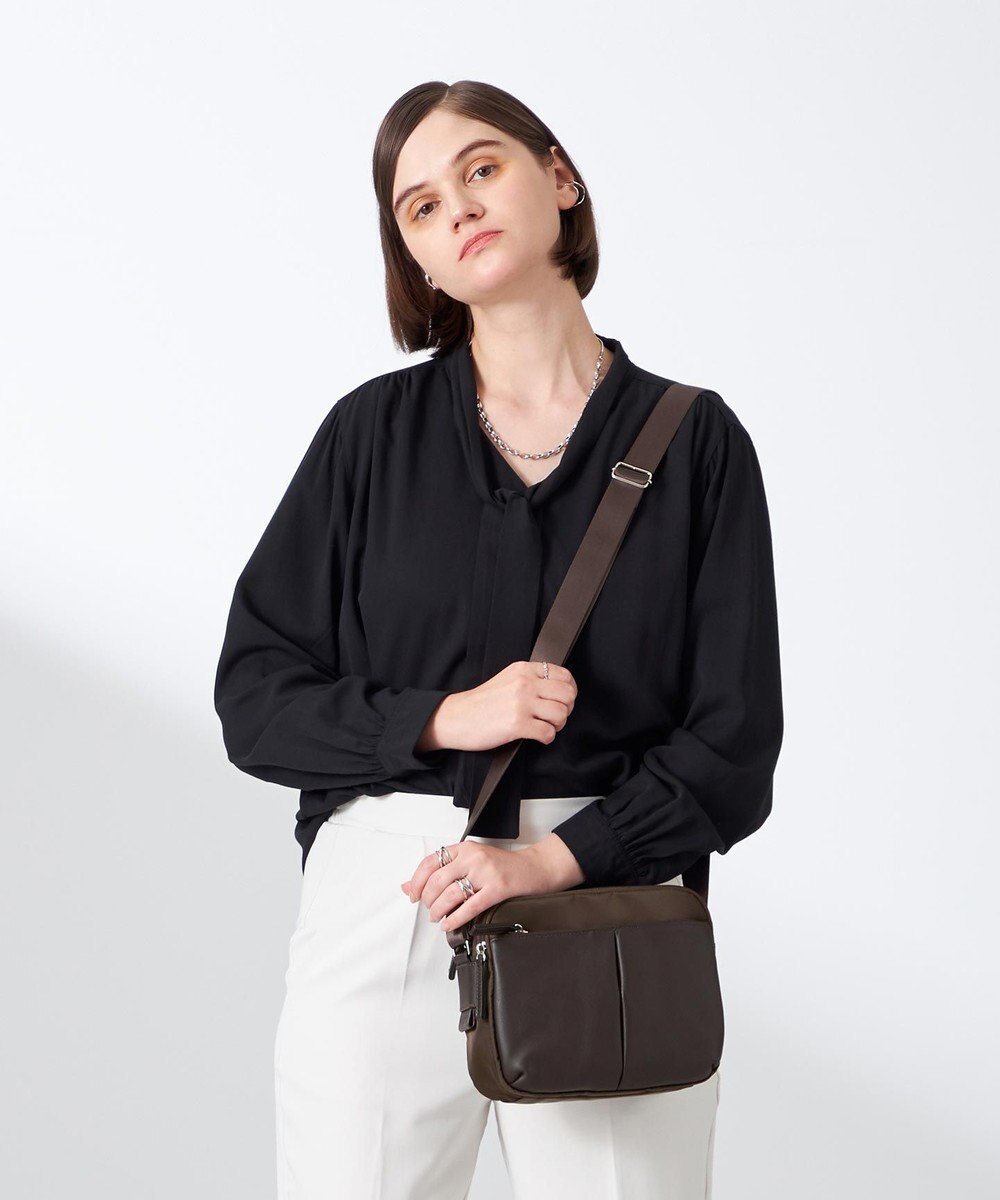 【イザック/Y'SACCS】のナイロン×牛革コンビシリーズ 横型ショルダーバッグ SSサイズ 人気、トレンドファッション・服の通販 founy(ファニー) ファッション Fashion レディースファッション Fashion for Women コンパクト Compact, Small Size コンビ Combo, Combination Style シンプル Simple, Minimal スマート Smart, Elegant トラベル Travel, Travel Gear ポケット Pocket, Pocket Detail マグネット Magnet, Magnetic Closure other-1|ID: prp329100004584530 ipo3291000000034378596