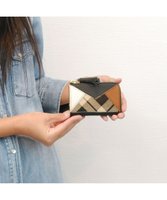 【アンビリオン/UNBILLION】のperche サスティナブルハラコタイプスマートキーケース 人気、トレンドファッション・服の通販 founy(ファニー) ファッション Fashion レディースファッション Fashion for Women ミニ財布・二つ折り財布 Wallets & Card Cases アクセサリー Fashion Accessories イタリア Italy キーホルダー Keychain, Key Holder シルバー Silver, Metallic Silver 財布 Wallet, Purse パッチワーク Patchwork, Mixed Fabric プリント Print, Printed Pattern ポケット Pocket, Pocket Detail 再入荷 Restock / Back in Stock おすすめ Recommended / Our Picks ギフト プレゼント Gift / Present |ID:prp329100004584544