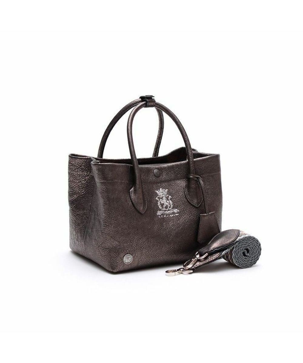 【アクセソワドゥマドモワゼルジャップ/A.D.M.J】の【牛革】メタリックレザー/キューブトート21cm インテリア・キッズ・メンズ・レディースファッション・服の通販 founy(ファニー)  ファッション Fashion レディースファッション Fashion for Women バッグ Bags アンティーク Antique-Inspired 人気 Popular, Best Seller フォルム Silhouette, Form ポケット Pocket, Pocket Detail マグネット Magnet, Magnetic Closure メタリック Metallic, Shiny Finish モチーフ Motif, Design Theme ラップ Wrap, Wrap Design エレガント 上品 Elegant グラファイト|ID: prp329100004584754 ipo3291000000034199851