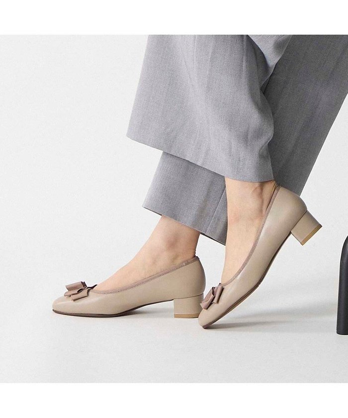 【リズ ラフィーネ/Riz raffinee】のRiz raffinee スクエアトゥリボンパンプス インテリア・キッズ・メンズ・レディースファッション・服の通販 founy(ファニー) https://founy.com/ ファッション Fashion レディースファッション Fashion for Women エレガント 上品 Elegant オケージョン Occasion Wear 春 Spring クッション Cushion, Throw Pillow グリッター Glitter, Sparkle サマー Summer, Summer Style シンプル Simple, Minimal ツイード/ツィード Choker, Choker Necklace トレンド Trend, Trending Now フェミニン Feminine, Girly ベーシック Basic, Essential リボン Ribbon, Bow S/S・春夏 SS, Spring/Summer, Warm Season おすすめ Recommended / Our Picks 日本製 Made In Japan 夏 Summer セレモニー Ceremony 入学式 Entrance Ceremony 卒業式 Graduation Ceremony 結婚式 Wedding ビジネス 仕事 通勤 Business / Work / Commuting 2025年 2025 2025春夏・S/S Spring/Summer 2025 SS25 |ID: prp329100004585537 ipo3291000000033604488