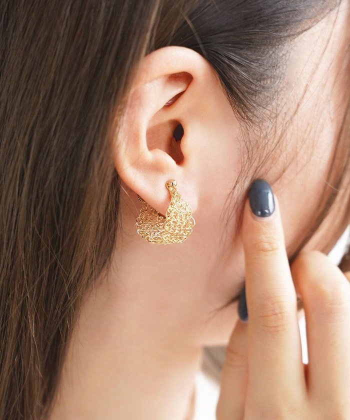 【カスミノ/CASUMINO】の【手編み/K14gf】leaf earrings イヤリング インテリア・キッズ・メンズ・レディースファッション・服の通販 founy(ファニー) https://founy.com/ ファッション Fashion レディースファッション Fashion for Women ジュエリー Jewelry ファッションリング Fashion Rings イヤリング・フープ・ドロップタイプ Hoop, Drop & Clip Earrings かぎ針 Crochet アクセサリー Fashion Accessories イヤリング Earrings フープ Hoop, Hoop Earrings ワイヤー Wire, Wired Bra エレガント 上品 Elegant 手編み Hand-Knitted, Handmade Knit |ID: prp329100004585543 ipo3291000000033688234