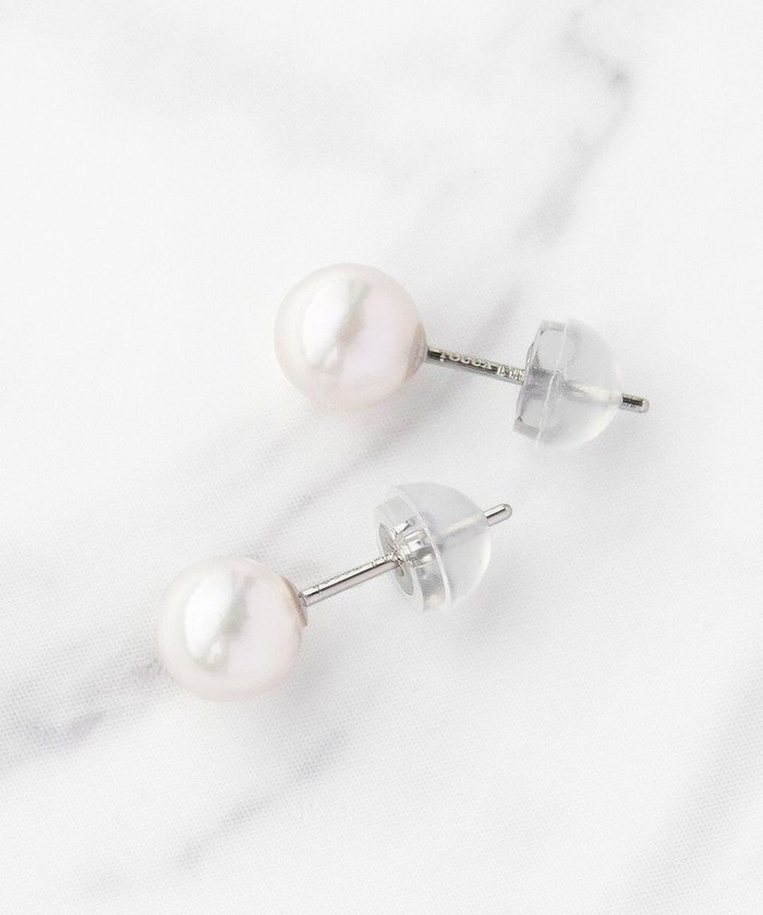 【トッカ/TOCCA】の【WEB限定】PRECIOUS PEARL PIERCED EARRINGS プラチナ アコヤパール ピアス インテリア・キッズ・メンズ・レディースファッション・服の通販 founy(ファニー) https://founy.com/ ファッション Fashion レディースファッション Fashion for Women ジュエリー Jewelry ファッションリング Fashion Rings イヤリング・フープ・ドロップタイプ Hoop, Drop & Clip Earrings アクセサリー Fashion Accessories シンプル Simple, Minimal ジュエリー Jewelry, Accessories パール Pearl, Pearl Accent ポーチ Pouch, Small Case リュクス Luxury, Elegant, High-End, Chic おすすめ Recommended / Our Picks エレガント 上品 Elegant |ID: prp329100004585638 ipo3291000000033251602