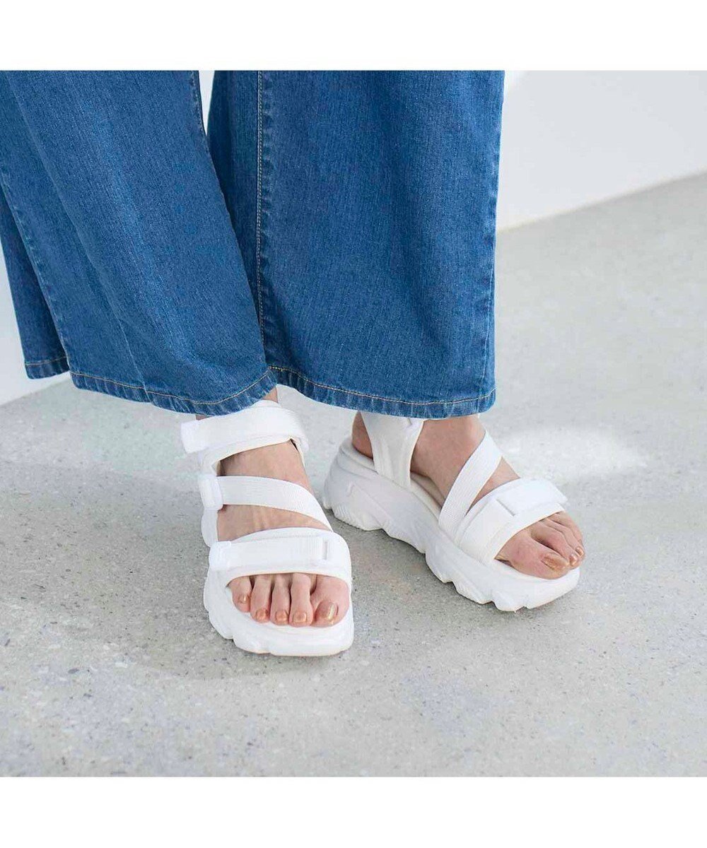 【モード エ ジャコモ/MODE ET JACOMO】のnoyau トリプルベルクロ厚底スポーツサンダル インテリア・キッズ・メンズ・レディースファッション・服の通販 founy(ファニー) 　ファッション　Fashion　レディースファッション　Fashion for Women　スポーツウェア　Functional & Stylish Sportswear　サンダル&ミュール　Sandals & Mules　アウトドア　Outdoor Clothing　厚底　Platform Shoes　春　Spring　クッション　Cushion, Throw Pillow　コレクション　Collection, Seasonal Line　軽量　Lightweight, Ultra Light　サンダル　Sandals, Summer Shoes　ショート　Short, Short Length　シンプル　Simple, Minimal　スポーツ　Sports, Activewear　セットアップ　Set-Up, Coordinated Outfit　トレンド　Trend, Trending Now　バランス　Balance, Style Balance　フィット　Fit, Slim Fit　フェミニン　Feminine, Girly　ミックス　Mix, Mixed Style　ワイド　Wide, Wide Fit　S/S・春夏　SS, Spring/Summer, Warm Season　再入荷　Restock / Back in Stock　おすすめ　Recommended / Our Picks　夏　Summer　旅行　Travel　ホワイト|ID: prp329100004586721 ipo3291000000034595087