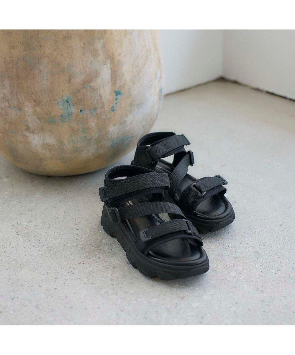 【モード エ ジャコモ/MODE ET JACOMO】のnoyau トリプルベルクロ厚底スポーツサンダル インテリア・キッズ・メンズ・レディースファッション・服の通販 founy(ファニー) 　ファッション　Fashion　レディースファッション　Fashion for Women　スポーツウェア　Functional & Stylish Sportswear　サンダル&ミュール　Sandals & Mules　アウトドア　Outdoor Clothing　厚底　Platform Shoes　春　Spring　クッション　Cushion, Throw Pillow　コレクション　Collection, Seasonal Line　軽量　Lightweight, Ultra Light　サンダル　Sandals, Summer Shoes　ショート　Short, Short Length　シンプル　Simple, Minimal　スポーツ　Sports, Activewear　セットアップ　Set-Up, Coordinated Outfit　トレンド　Trend, Trending Now　バランス　Balance, Style Balance　フィット　Fit, Slim Fit　フェミニン　Feminine, Girly　ミックス　Mix, Mixed Style　ワイド　Wide, Wide Fit　S/S・春夏　SS, Spring/Summer, Warm Season　再入荷　Restock / Back in Stock　おすすめ　Recommended / Our Picks　夏　Summer　旅行　Travel　ブラック|ID: prp329100004586721 ipo3291000000034595089