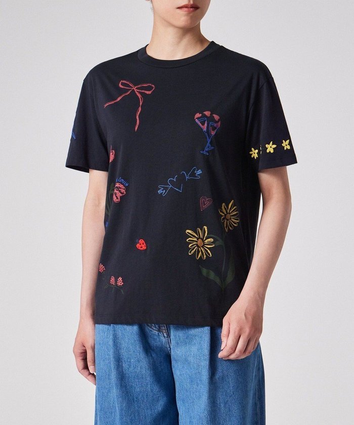 【ポール スミス/Paul Smith】のDaisy Chain Doodle 半袖Tシャツ インテリア・キッズ・メンズ・レディースファッション・服の通販 founy(ファニー) https://founy.com/ ファッション Fashion レディースファッション Fashion for Women トップス・カットソー Cut & Sew Tops シャツ・ブラウス・オフィスカジュアル Elegant Blouses & Button-Ups ロングTシャツ・Tシャツ Longline T-Shirts & Tees カットソー・ベーシックTシャツ Cut-and-Sewn Tops / Stretch Tees & Basics おすすめ Recommended / Our Picks カットソー Cut and Sewn Top ジャケット Jacket, Outerwear デニム Denim, Jeans Material モチーフ Motif, Design Theme リボン Ribbon, Bow 半袖 Short Sleeve, Half Sleeve 夏 Summer 手描き Hand-Drawn, Illustrated S/S・春夏 SS, Spring/Summer, Warm Season A/W・秋冬 Autumn/Winter |ID: prp329100004586816 ipo3291000000033442468