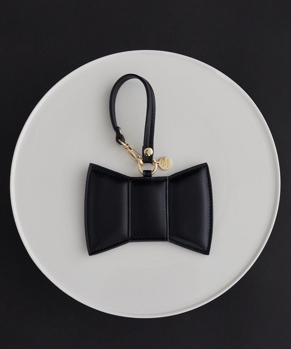 【メゾンドフルール/Maison de FLEUR】のリボンパスケース 人気、トレンドファッション・服の通販 founy(ファニー) 　ファッション　Fashion　レディースファッション　Fashion for Women　ミニ財布・二つ折り財布　Wallets & Card Cases　シンプル　Simple, Minimal　トレンド　Trend, Trending Now　ポケット　Pocket, Pocket Detail　モチーフ　Motif, Design Theme　ラップ　Wrap, Wrap Design　リボン　Ribbon, Bow　財布　Wallet, Purse　 other-1|ID: prp329100004586825 ipo3291000000032527024
