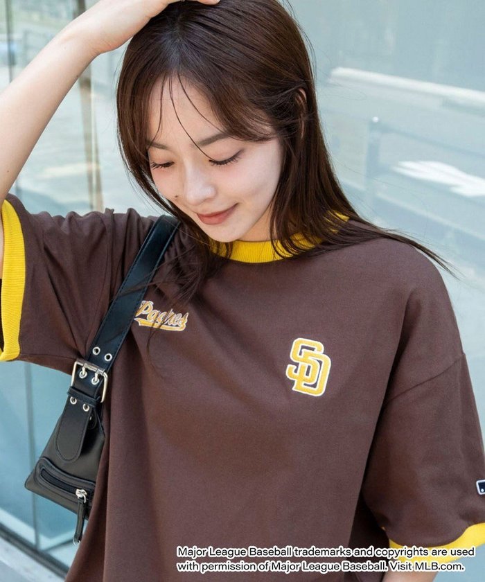 【ウィゴー/WEGO】の【ユニセックス着用ITEM】別注MLBリンガーグラフィックT(SS) インテリア・キッズ・メンズ・レディースファッション・服の通販 founy(ファニー) https://founy.com/ ファッション Fashion レディースファッション Fashion for Women トップス・カットソー Cut & Sew Tops シャツ・ブラウス・オフィスカジュアル Elegant Blouses & Button-Ups ロングTシャツ・Tシャツ Longline T-Shirts & Tees カットソー・ベーシックTシャツ Cut-and-Sewn Tops / Stretch Tees & Basics 春 Spring カットソー Cut and Sewn Top カーゴパンツ Cargo Pants, Utility Pants グラフィック Graphic, Graphic Design スポーツ Sports, Activewear スマホ Smartphone, Mobile Device トレンド Trend, Trending Now 人気 Popular, Best Seller ハーフ Half, Half-Length 別注 Limited Edition, Custom Order 半袖 Short Sleeve, Half Sleeve ミニスカート Mini Skirt, Short Skirt メンズ Men's, Menswear ワイド Wide, Wide Fit ワンポイント One Point, Statement Accent S/S・春夏 SS, Spring/Summer, Warm Season おすすめ Recommended / Our Picks 夏 Summer |ID: prp329100004589078 ipo3291000000033648421
