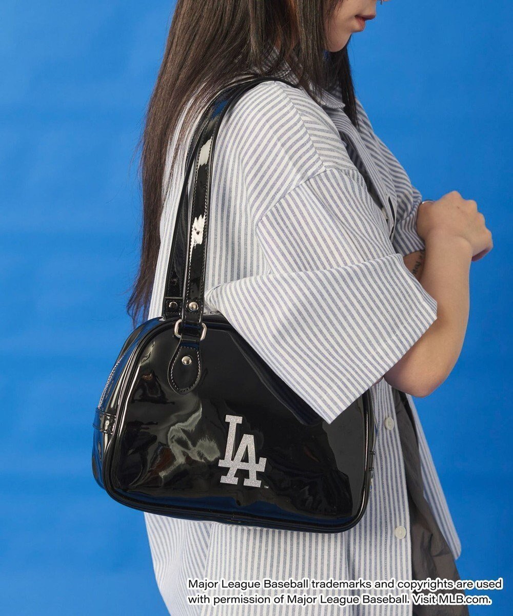 【ウィゴー/WEGO】の別注MLBエナメルボストンバッグ インテリア・キッズ・メンズ・レディースファッション・服の通販 founy(ファニー) 　ファッション　Fashion　レディースファッション　Ladies' Fashion Online　バッグ　Bag　エナメル　Enamel　キーホルダー　Key Ring　スポーツ　Sports　スマホ　Smartphone　ボストンバッグ　Boston Bag　ポケット　Pocket　別注　Special Order　ブラック|ID: prp329100004589102 ipo3291000000032672855