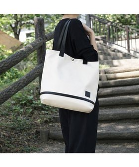 【レガロフェリーチェ/Regalo Felice】の【軽量 / A4サイズ対応】トート / REGALO 人気、トレンドファッション・服の通販 founy(ファニー) ファッション Fashion レディースファッション Fashion for Women バッグ Bags 軽量 Lightweight, Ultra Light ショルダー Shoulder, Shoulder Strap シンプル Simple, Minimal ダメージ Distressed, Destroyed フォーム Form ポケット Pocket, Pocket Detail マグネット Magnet, Magnetic Closure 旅行 Travel ビジネス 仕事 通勤 Business / Work / Commuting |ID:prp329100004589365