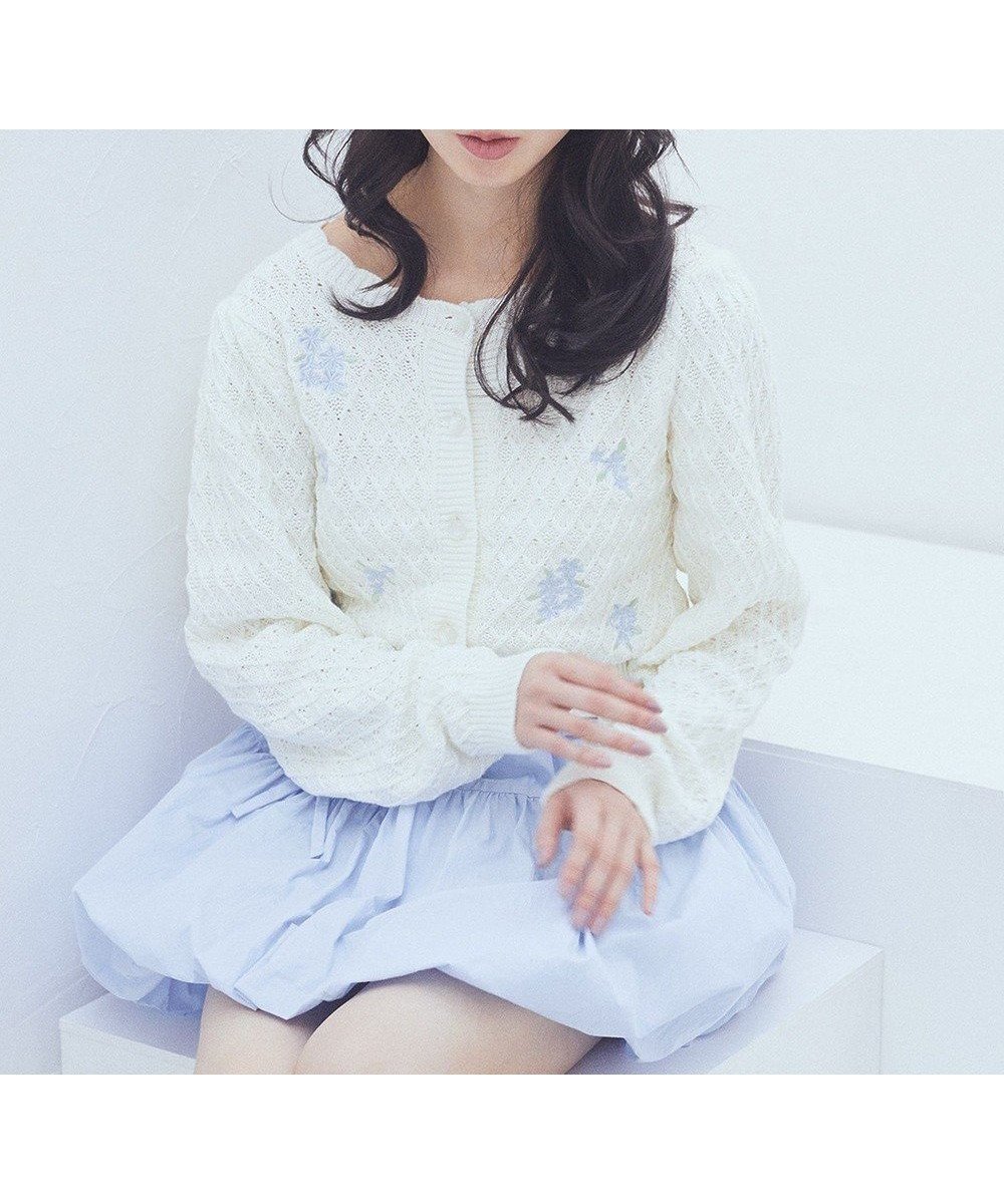 【アースミュージックアンドエコロジー/earth music&ecology】のフラワー刺繍カーディガン 人気、トレンドファッション・服の通販 founy(ファニー) 　ファッション　Fashion　レディースファッション　Fashion for Women　トップス・カットソー　Cut & Sew Tops　カーディガン・羽織り　Layered Style Cardigans　おすすめ　Recommended / Our Picks　カーディガン　Cardigan, Knitwear　コンパクト　Compact, Small Size　バランス　Balance, Style Balance　フェミニン　Feminine, Girly　フラワー　Flower, Floral　フロント　Front, Front Design　ポケット　Pocket, Pocket Detail　エレガント 上品　Elegant　夏　Summer　春　Spring　S/S・春夏　SS, Spring/Summer, Warm Season　 other-1|ID: prp329100004589489 ipo3291000000032680063