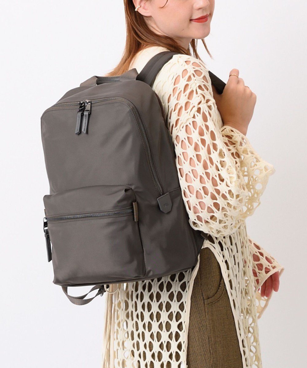 【エースバッグズアンドラゲッジ/ACE BAGS & LUGGAGE】のW .Day/Night ハウン スリムリュック A4サイズ 13.3インチPC収納 15572 ダブルアンドデイナイト インテリア・キッズ・メンズ・レディースファッション・服の通販 founy(ファニー) 　ファッション　Fashion　レディースファッション　Ladies' Fashion Online　バッグ　Bag　クッション　Cushion　コンパクト　Compact　シンプル　Simple　スエード　Suede　スリム　Slim　スリーブ　Sleeve　セットアップ　Set Up　定番　Standard　手帳　Pocket Book　人気　Popularity　ポケット　Pocket　リップ　Lip　リュック　Ruck Sack　おすすめ　Recommend　スーツケース キャリーケース　Suitcase　ビジネス 仕事 通勤　Business　チャコール|ID: prp329100004589681 ipo3291000000032563457