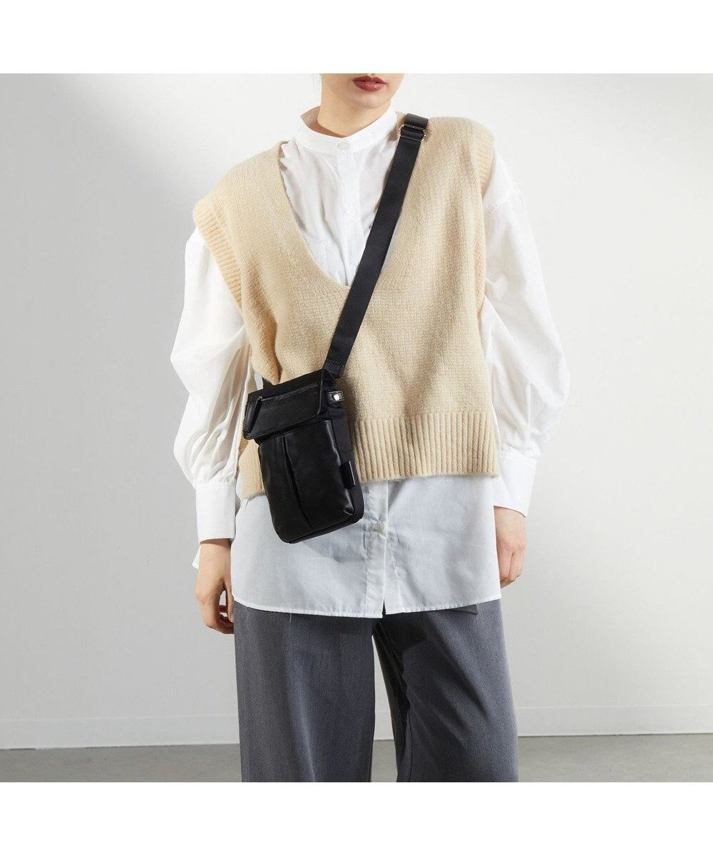 【イザック/Y'SACCS】のナイロン×牛革コンビシリーズ 縦型ポシェット 人気、トレンドファッション・服の通販 founy(ファニー) 　ファッション　Fashion　レディースファッション　Ladies' Fashion Online　おすすめ　Recommend　コンビ　Combination　フロント　Front　ベーシック　Basic　ポケット　Pocket　ポシェット　Pochette　マグネット　Magnet　リュック　Ruck Sack　軽量　Lightweight　 other-1|ID: prp329100004589837 ipo3291000000032565247