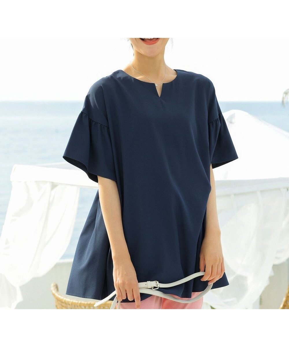 【ティアクラッセ/Tiaclasse】の【洗える】キーネックフレア袖チュニックブラウス インテリア・キッズ・メンズ・レディースファッション・服の通販 founy(ファニー) 　ファッション　Fashion　レディースファッション　Fashion for Women　トップス・カットソー　Cut & Sew Tops　シャツ・ブラウス・オフィスカジュアル　Elegant Blouses & Button-Ups　アクセサリー　Fashion Accessories　ウォッシャブル　Machine Washable　春　Spring　洗える　Machine Washable　カーディガン　Cardigan, Knitwear　ギャザー　Gathered, Ruffled　シンプル　Simple, Minimal　チュニック　Tunic, Long Top　フェミニン　Feminine, Girly　ボトム　Bottoms, Lower Wear　ポケット　Pocket, Pocket Detail　半袖　Short Sleeve, Half Sleeve　ロング　Long, Long-Length　S/S・春夏　SS, Spring/Summer, Warm Season　再入荷　Restock / Back in Stock　夏　Summer　旅行　Travel　新作・新入荷　New Arrivals / New In　ネイビー|ID: prp329100004589931 ipo3291000000034505322