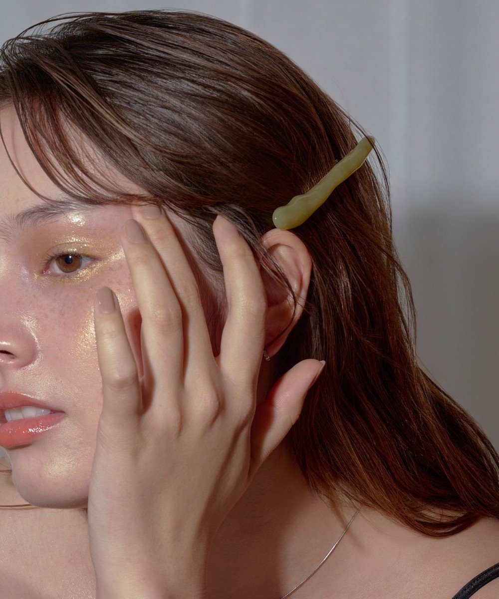 【フィービィー/phoebe】のフローイングカラーヘアクリップ グリーン インテリア・キッズ・メンズ・レディースファッション・服の通販 founy(ファニー) 　ファッション　Fashion　レディースファッション　Fashion for Women　シュシュ&ヘアアクセ/ヘアアレンジ　Scrunchies & Hair Accessories　おすすめ　Recommended / Our Picks　アクセサリー　Fashion Accessories　シンプル　Simple, Minimal　ハーフ　Half, Half-Length　バレッタ　Barrette, Hair Clip　グリーン|ID: prp329100004590127 ipo3291000000033503089