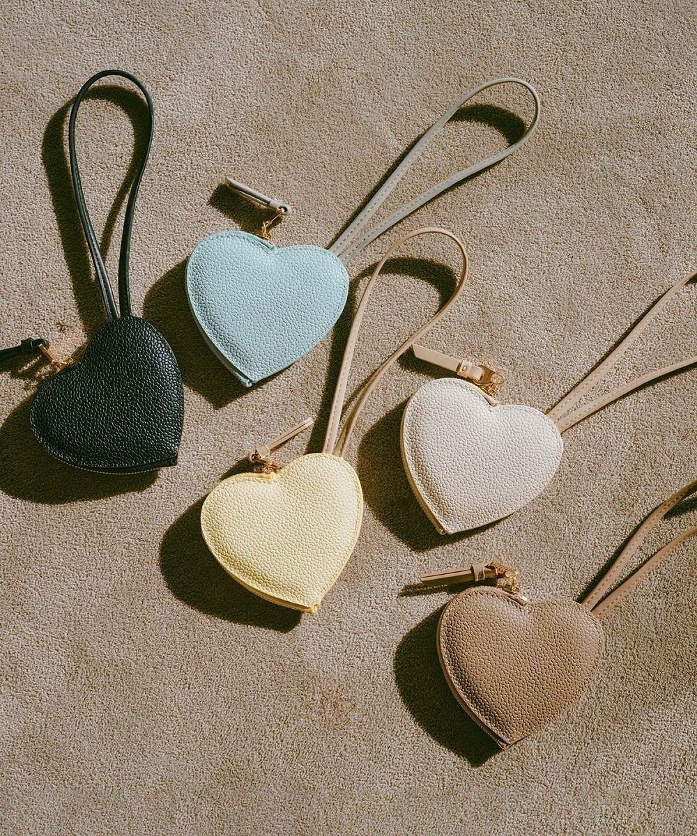 【トプカピ/TOPKAPI】の【Breath TOPKAPI】【TOPKAPI × 藤本美貴さんコラボ】スコッチグレイン ハートチャーム ポーチ/撥水 インテリア・キッズ・メンズ・レディースファッション・服の通販 founy(ファニー) 　ファッション　Fashion　レディースファッション　Fashion for Women　ミニ財布・二つ折り財布　Wallets & Card Cases　ポーチ&ミニバッグ　Pouches & Mini Bags　コラボ　Collaboration, Collab　スペシャル　Special, Limited Edition　財布　Wallet, Purse　チャーム　Charm, Pendant　人気　Popular, Best Seller　ブライト　Bright, Shiny　ベーシック　Basic, Essential　ポーチ　Pouch, Small Case　おすすめ　Recommended / Our Picks　ギフト プレゼント　Gift / Present　ミルクティ|ID: prp329100004590170 ipo3291000000033657311