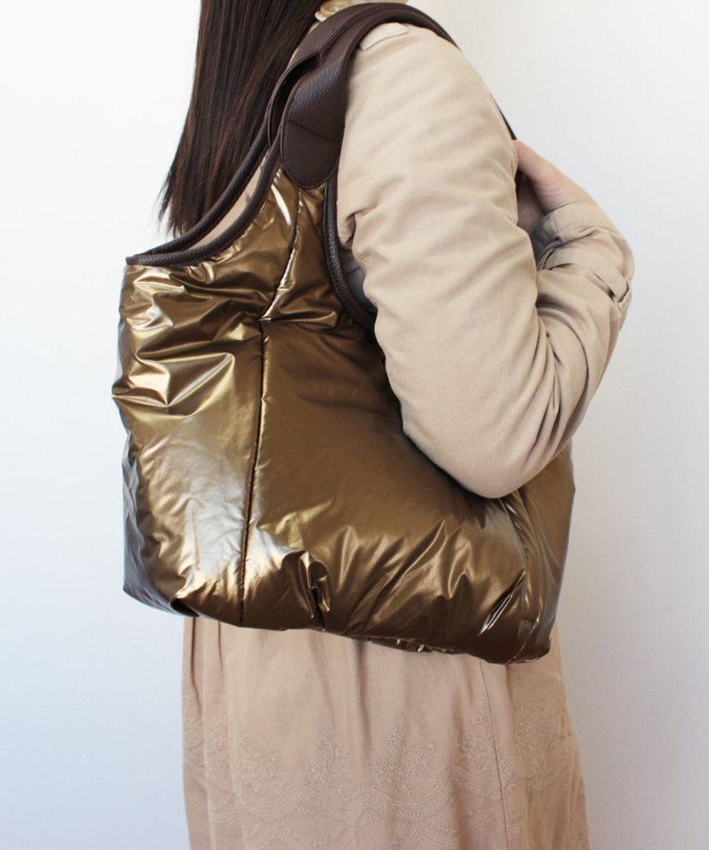 【ルートート/ROOTOTE】の6456【軽量・肩掛け】LT.ラウンド.シャイニー-A インテリア・キッズ・メンズ・レディースファッション・服の通販 founy(ファニー) 　ファッション　Fashion　レディースファッション　Fashion for Women　バッグ　Bags　エレガント 上品　Elegant　カメラ　Camera Accessories　傘　Umbrella, Parasol　軽量　Lightweight, Ultra Light　シャイニー　Shiny, Glossy Finish　シンプル　Simple, Minimal　ポケット　Pocket, Pocket Detail　ポーチ　Pouch, Small Case　ラウンド　Round, Round Neck　03:ブロンズ|ID: prp329100004590229 ipo3291000000032980495