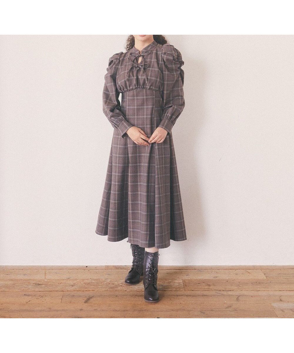 【メゾンドフルール/Maison de FLEUR】の聡明な淑女のチェックワンピース インテリア・キッズ・メンズ・レディースファッション・服の通販 founy(ファニー) 　ファッション　Fashion　レディースファッション　Fashion for Women　ワンピース　Dresses　おすすめ　Recommended / Our Picks　オリエンタル　Oriental Pattern　ギャザー　Gathered, Ruffled　クラシカル　Classical, Vintage-Inspired　スタンド　Stand Collar, Upright Stand　チェック　Check, Plaid, Tartan　トレンド　Trend, Trending Now　リボン　Ribbon, Bow　エレガント 上品　Elegant　今季　This Season, Current Season　切替　Switching, Contrast Panel　A/W・秋冬　Autumn/Winter　Brown|ID: prp329100004590349 ipo3291000000032570955