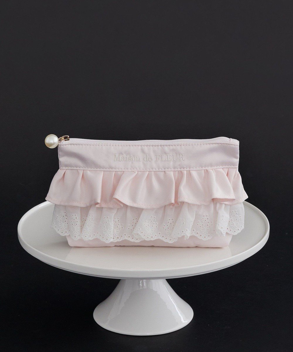 【メゾンドフルール/Maison de FLEUR】のフロントフリルポーチ インテリア・キッズ・メンズ・レディースファッション・服の通販 founy(ファニー) ファッション Fashion レディースファッション Fashion for Women ミニ財布・二つ折り財布 Wallets & Card Cases ポーチ&ミニバッグ Pouches & Mini Bags おすすめ Recommended / Our Picks ギンガム Gingham, Gingham Fabric コンパクト Compact, Small Size サテン Satin, Glossy Fabric チェック Check, Plaid, Tartan フォルム Silhouette, Form フリル Frill, Ruffle フレンチ French, French Style ポーチ Pouch, Small Case エレガント 上品 Elegant 財布 Wallet, Purse Pink|ID: prp329100004590428 ipo3291000000033656137