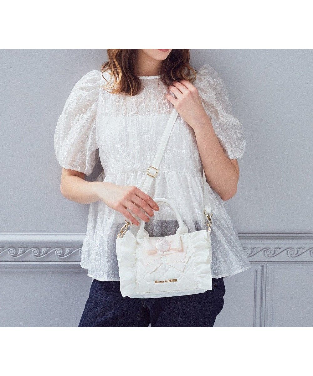 【メゾンドフルール/Maison de FLEUR】のローズ2Wayキルティングミニトートバッグ インテリア・キッズ・メンズ・レディースファッション・服の通販 founy(ファニー) ファッション Fashion レディースファッション Fashion for Women バッグ Bags キルティング Quilted, Quilting コンパクト Compact, Small Size フリル Frill, Ruffle ポケット Pocket, Pocket Detail リボン Ribbon, Bow ローズ Rose, Rose Motif ワンポイント One Point, Statement Accent エレガント 上品 Elegant Ivory|ID: prp329100004590430 ipo3291000000033656139