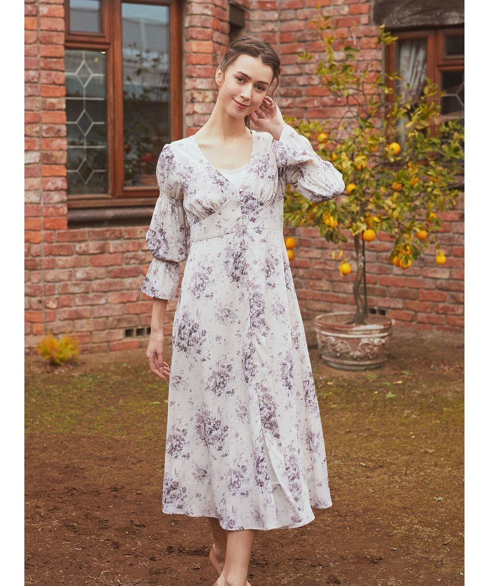 【メゾンドフルール/Maison de FLEUR】のフラワープリントワンピース インテリア・キッズ・メンズ・レディースファッション・服の通販 founy(ファニー) 　ファッション　Fashion　レディースファッション　Fashion for Women　ワンピース　Dresses　インナー　Innerwear　エレガント 上品　Elegant　グラデーション　Gradient, Ombre　シャーリング　Shirring, Ruched　ハイネック　High Neck, Mock Neck　フェミニン　Feminine, Girly　レース　Lace, Lace Fabric　ロング　Long, Long-Length　切替　Switching, Contrast Panel　夏　Summer　春　Spring　S/S・春夏　SS, Spring/Summer, Warm Season　Pink Beige|ID: prp329100004590435 ipo3291000000033278735