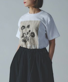 【ムーク/muuc】の〈コットン100% 透けにくい厚みの6.2オンス〉ポピー花刺繍の Tシャツ 人気、トレンドファッション・服の通販 founy(ファニー) ファッション Fashion レディースファッション Ladies' Fashion Online トップス・カットソー Tops/Tshirt シャツ/ブラウス Shirts/Blouses ロング / Tシャツ T-Shirts カットソー Cut and Sewn カットソー Cut And Sew キャンバス Canvas クラシック Classic シルク Silk 定番 Standard 手編み Hand Knitting パターン Pattern プリント Print A/W・秋冬 Aw・Autumn/Winter・Fw・Fall-Winter S/S・春夏 Ss・Spring/Summer 再入荷 Restock/Back In Stock/Re Arrival 夏 Summer |ID:prp329100004590799
