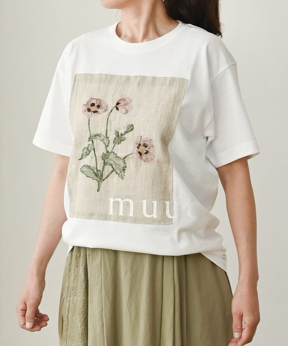 【ムーク/muuc】の〈コットン100% 透けにくい厚みの6.2オンス〉ポピー花刺繍の Tシャツ インテリア・キッズ・メンズ・レディースファッション・服の通販 founy(ファニー) 　ファッション　Fashion　レディースファッション　Ladies' Fashion Online　トップス・カットソー　Tops/Tshirt　シャツ/ブラウス　Shirts/Blouses　ロング / Tシャツ　T-Shirts　カットソー　Cut and Sewn　カットソー　Cut And Sew　キャンバス　Canvas　クラシック　Classic　シルク　Silk　定番　Standard　手編み　Hand Knitting　パターン　Pattern　プリント　Print　A/W・秋冬　Aw・Autumn/Winter・Fw・Fall-Winter　S/S・春夏　Ss・Spring/Summer　再入荷　Restock/Back In Stock/Re Arrival　夏　Summer　ホワイト|ID: prp329100004590799 ipo3291000000032577033