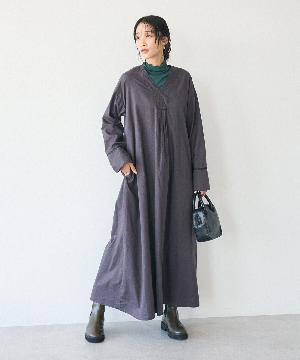 【クラフトスタンダードブティック/CRAFT STANDARD BOUTIQUE】の刺繍入りツイルVネックワンピース インテリア・キッズ・メンズ・レディースファッション・服の通販 founy(ファニー) 　ファッション　Fashion　レディースファッション　Fashion for Women　ワンピース　Dresses　インナー　Innerwear　ギャザー　Gathered, Ruffled　センター　Center, Center Line　ツイル　Twist, Twisted Detail　ポケット　Pocket, Pocket Detail　ロング　Long, Long-Length　A/W・秋冬　Autumn/Winter　再入荷　Restock / Back in Stock　おすすめ　Recommended / Our Picks　2024年　2024　2024-2025秋冬・A/W　Autumn/Winter 2024–25 AW24–25　Charcoal Gray|ID: prp329100004590947 ipo3291000000033316018