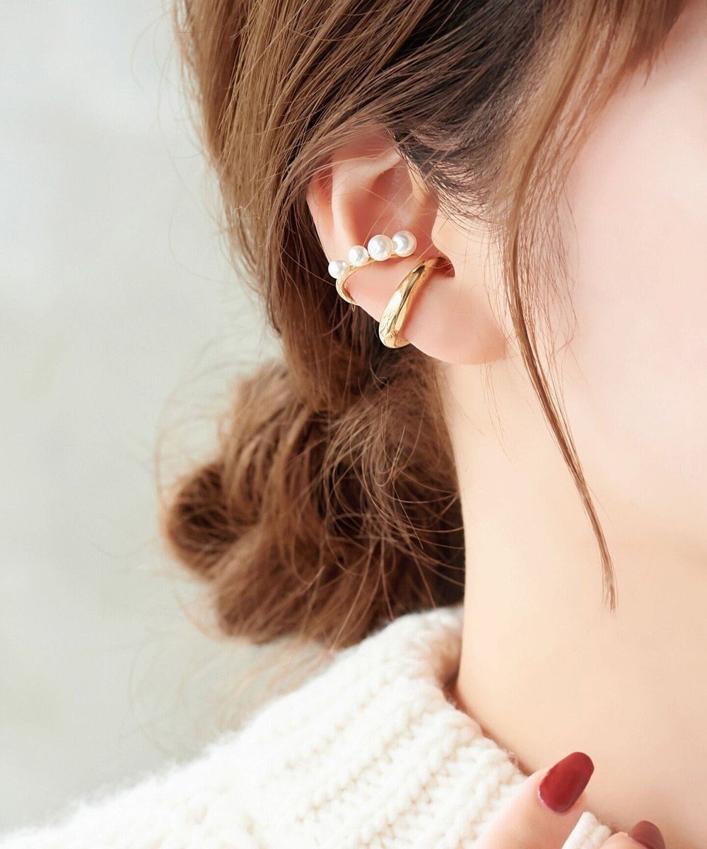 【フィービィー/phoebe】の〈シリーズ累計販売10000点突破!〉≪雑誌掲載商品≫ドレッシングパールイヤーカフ ゴールド インテリア・キッズ・メンズ・レディースファッション・服の通販 founy(ファニー) 　雑誌掲載アイテム　Magazine Picks & Fashion Features　ファッション雑誌　Fashion Magazines　キャンキャン　CanCam　ファッション　Fashion　レディースファッション　Fashion for Women　ジュエリー　Jewelry　ファッションリング　Fashion Rings　イヤリング・フープ・ドロップタイプ　Hoop, Drop & Clip Earrings　7月号　July Issue　アクセサリー　Fashion Accessories　イヤリング　Earrings　シルバー　Silver, Metallic Silver　トレンド　Trend, Trending Now　パール　Pearl, Pearl Accent　メタル　Metal, Metal Parts　雑誌　Magazine, Fashion Magazine　ゴールド|ID: prp329100004590987 ipo3291000000035314490