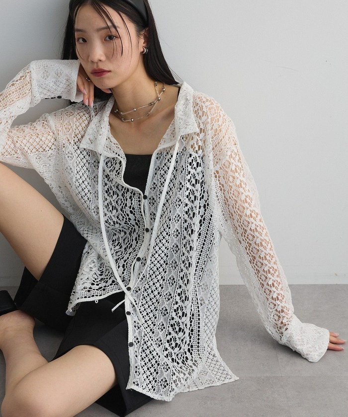 【グリーンパークス/Green Parks】の2WAYリボン付きレースシャツ インテリア・キッズ・メンズ・レディースファッション・服の通販 founy(ファニー) https://founy.com/ ファッション Fashion レディースファッション Fashion for Women トップス・カットソー Cut & Sew Tops シャツ・ブラウス・オフィスカジュアル Elegant Blouses & Button-Ups おすすめ Recommended / Our Picks ポケット Pocket, Pocket Detail モチーフ Motif, Design Theme リボン Ribbon, Bow レース Lace, Lace Fabric 夏 Summer 春 Spring S/S・春夏 SS, Spring/Summer, Warm Season |ID: prp329100004591433 ipo3291000000032668542