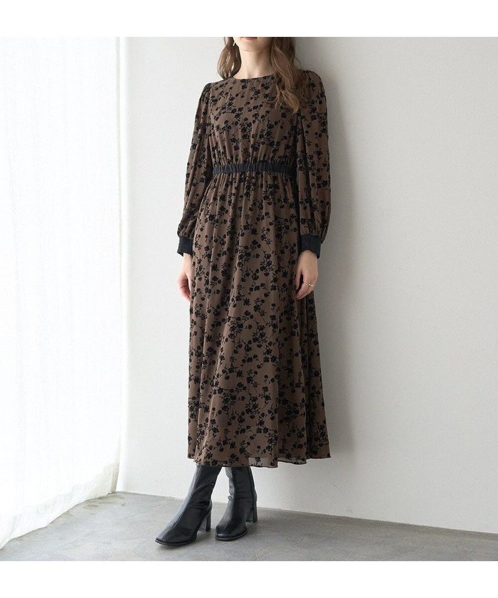 【イェッカ ヴェッカ/YECCA VECCA】のフラワー柄フロッキープリントドレス インテリア・キッズ・メンズ・レディースファッション・服の通販 founy(ファニー) https://founy.com/ ファッション Fashion レディースファッション Ladies' Fashion Online ワンピース Dress ドレス Party Dresses エレガント 上品 Elegant スリーブ Sleeve ドレス Dress フェミニン Feminine フォルム Form フラワー Flower ポケット Pocket モチーフ Motif A/W・秋冬 Aw・Autumn/Winter・Fw・Fall-Winter |ID: prp329100004592407 ipo3291000000032603270