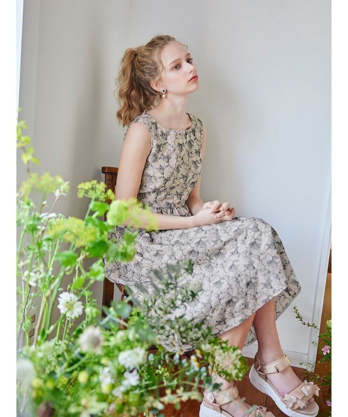 【トッカ/TOCCA】の【洗える・消臭】CHAMBRAY GARDEN ドレス インテリア・キッズ・メンズ・レディースファッション・服の通販 founy(ファニー) https://founy.com/ ファッション Fashion レディースファッション Ladies' Fashion Online ワンピース Dress ドレス Party Dresses NEW・新作・新着・新入荷 New Arrivals ガーデン Garden シャンブレー Chambray ドレス Dress 夏 Summer S/S・春夏 Ss・Spring/Summer 洗える Washable A/W・秋冬 Aw・Autumn/Winter・Fw・Fall-Winter |ID: prp329100004592488 ipo3291000000032604044