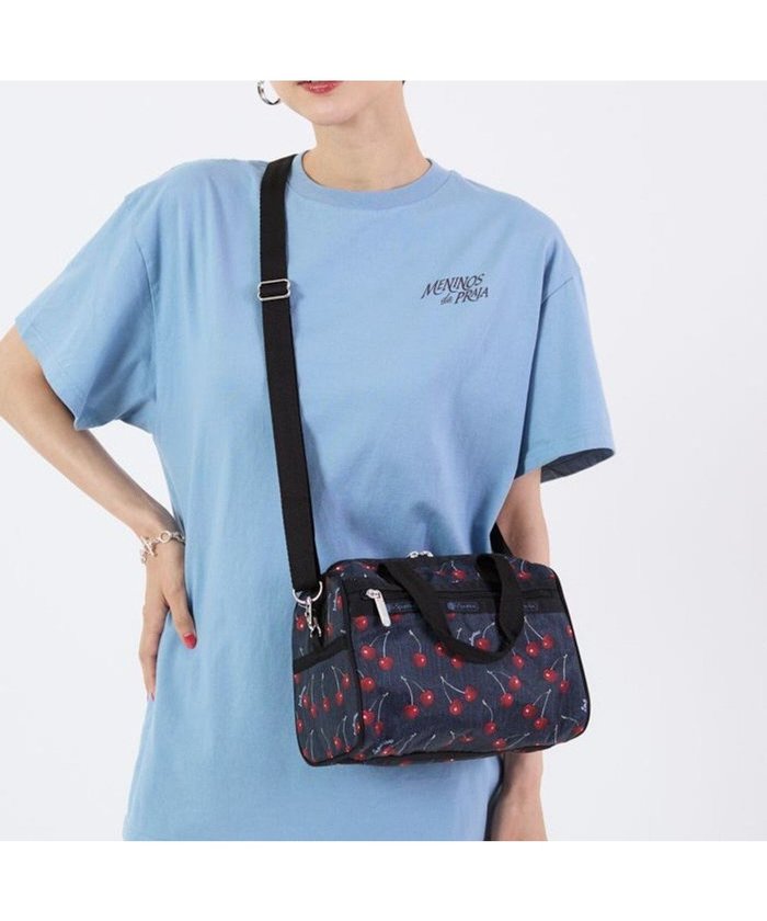 【レスポートサック/LeSportsac】のEVERYDAY SM SATCHEL/クラシカルチェリー インテリア・キッズ・メンズ・レディースファッション・服の通販 founy(ファニー) https://founy.com/ ファッション Fashion レディースファッション Fashion for Women おすすめ Recommended / Our Picks アウトドア Outdoor Clothing クラシカル Classical, Vintage-Inspired コンパクト Compact, Small Size チェリー Cherry, Cherry Pattern デニム Denim, Jeans Material プリント Print, Printed Pattern ボストンバッグ Boston Bag, Retro Bag ポケット Pocket, Pocket Detail 旅行 Travel 財布 Wallet, Purse |ID: prp329100004592506 ipo3291000000032604084