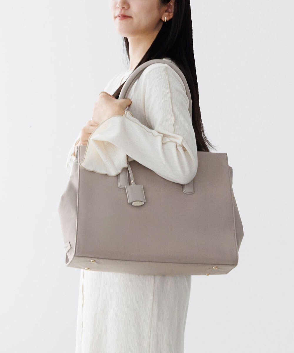 【エースバッグズアンドラゲッジ/ACE BAGS & LUGGAGE】のJewelna Rose OLバッグ・エト エアリィ 横型トートバッグ 16271 インテリア・キッズ・メンズ・レディースファッション・服の通販 founy(ファニー) 　ファッション　Fashion　レディースファッション　Ladies' Fashion Online　バッグ　Bag　アクセサリー　Accessories　春　Spring　秋　Autumn/Fall　軽量　Lightweight　シンプル　Simple　チェック　Check　チャーム　Charm　トラベル　Travel　人気　Popularity　ハンドバッグ　Handbag　フェミニン　Feminine　フラップ　Flap　ボックス　Box　ポケット　Pocket　ポーチ　Pouch　マグネット　Magnet　リュック　Ruck Sack　冬　Winter　再入荷　Restock/Back In Stock/Re Arrival　NEW・新作・新着・新入荷　New Arrivals　おすすめ　Recommend　夏　Summer　旅行　Travel　スーツケース キャリーケース　Suitcase　エレガント 上品　Elegant　ギフト プレゼント　Gift Present　ビジネス 仕事 通勤　Business　モーヴグレー|ID: prp329100004593643 ipo3291000000032619291