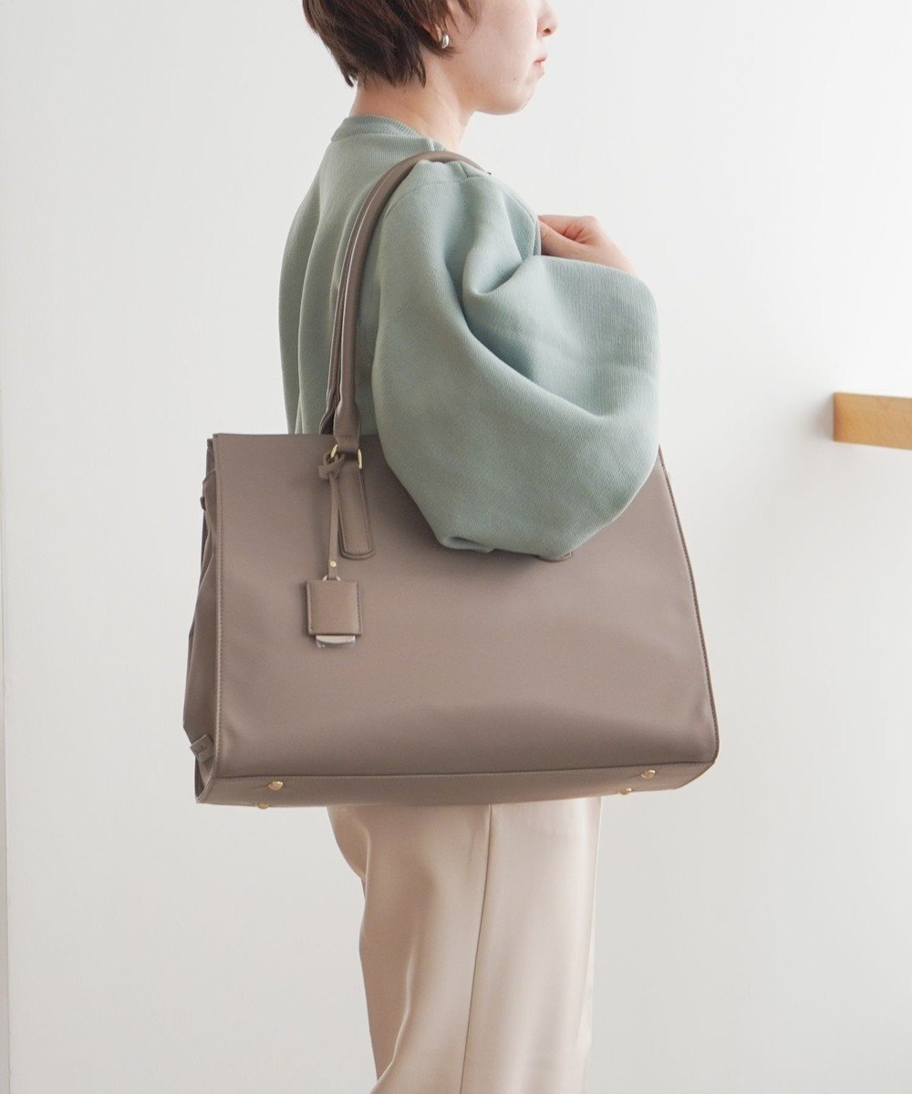 【エースバッグズアンドラゲッジ/ACE BAGS & LUGGAGE】のJewelna Rose OLバッグ・エト エアリィ 横型トートバッグ 16271 インテリア・キッズ・メンズ・レディースファッション・服の通販 founy(ファニー) 　ファッション　Fashion　レディースファッション　Fashion for Women　バッグ　Bags　アクセサリー　Fashion Accessories　春　Spring　秋　Autumn　軽量　Lightweight, Ultra Light　シンプル　Simple, Minimal　チェック　Check, Plaid, Tartan　チャーム　Charm, Pendant　トラベル　Travel, Travel Gear　人気　Popular, Best Seller　フェミニン　Feminine, Girly　フラップ　Flap, Flap Pocket　ボックス　Boxy, Box Shape　ポケット　Pocket, Pocket Detail　ポーチ　Pouch, Small Case　マグネット　Magnet, Magnetic Closure　リュック　Backpack, Rucksack　冬　Winter / This Winter　再入荷　Restock / Back in Stock　おすすめ　Recommended / Our Picks　夏　Summer　旅行　Travel　スーツケース キャリーケース　Suitcase / Carry Case　エレガント 上品　Elegant　ギフト プレゼント　Gift / Present　ビジネス 仕事 通勤　Business / Work / Commuting　グレージュ|ID: prp329100004593643 ipo3291000000033655507