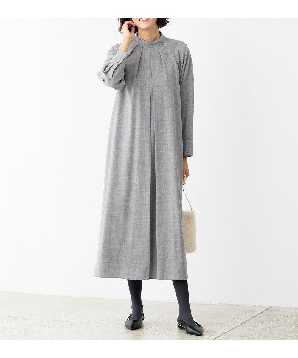 【自由区/JIYU-KU】の【洗える】ウーステッドトロ ワンピース インテリア・キッズ・メンズ・レディースファッション・服の通販 founy(ファニー) 　ファッション　Fashion　レディースファッション　Fashion for Women　ワンピース　Dresses　おすすめ　Recommended / Our Picks　シンプル　Simple, Minimal　スタンド　Stand Collar, Upright Stand　スリーブ　Sleeve, Long Sleeve / Short Sleeve　ドレープ　Drape, Draping Fabric　エレガント 上品　Elegant　洗える　Machine Washable　A/W・秋冬　Autumn/Winter　ライトグレー|ID: prp329100004594673 ipo3291000000032642200