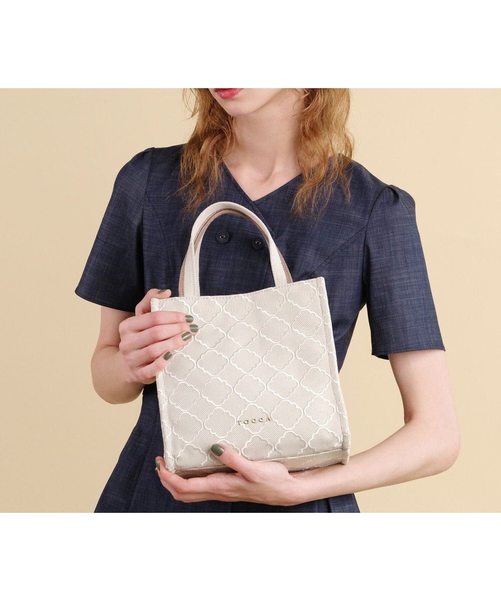 【トッカ/TOCCA】のCHECKER CLOVER EMBROIDERY MINI ミニバッグ 人気、トレンドファッション・服の通販 founy(ファニー) 　ファッション　Fashion　レディースファッション　Fashion for Women　バッグ　Bags　エレガント 上品　Elegant　キャンバス　Canvas, Canvas Fabric　シンプル　Simple, Minimal　ジップ　Zip, Zipper　財布　Wallet, Purse　雑誌　Magazine, Fashion Magazine　テクスチャー　Texture, Textured Fabric　デニム　Denim, Jeans Material　トリミング　Trimming, Decorative Edge　ポケット　Pocket, Pocket Detail　モダン　Modern, Contemporary　モチーフ　Motif, Design Theme　A/W・秋冬　Autumn/Winter　冬　Winter / This Winter　2024年　2024　ビジネス 仕事 通勤　Business / Work / Commuting　2024-2025秋冬・A/W　Autumn/Winter 2024–25 AW24–25　 other-1|ID: prp329100004594846 ipo3291000000032644723