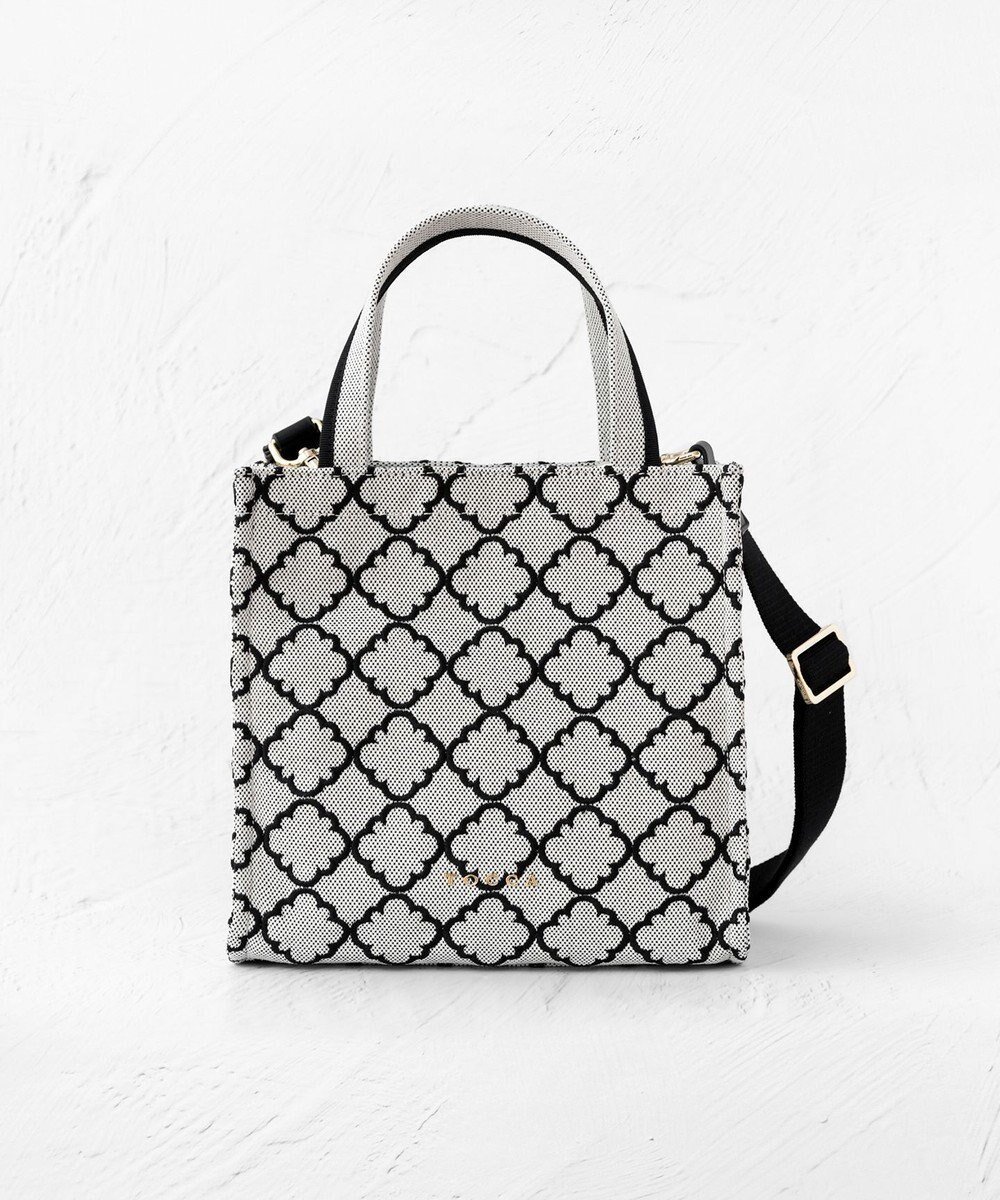【トッカ/TOCCA】のCHECKER CLOVER EMBROIDERY MINI ミニバッグ インテリア・キッズ・メンズ・レディースファッション・服の通販 founy(ファニー) 　ファッション　Fashion　レディースファッション　Fashion for Women　バッグ　Bags　エレガント 上品　Elegant　キャンバス　Canvas, Canvas Fabric　シンプル　Simple, Minimal　ジップ　Zip, Zipper　財布　Wallet, Purse　雑誌　Magazine, Fashion Magazine　テクスチャー　Texture, Textured Fabric　デニム　Denim, Jeans Material　トリミング　Trimming, Decorative Edge　ポケット　Pocket, Pocket Detail　モダン　Modern, Contemporary　モチーフ　Motif, Design Theme　A/W・秋冬　Autumn/Winter　冬　Winter / This Winter　2024年　2024　ビジネス 仕事 通勤　Business / Work / Commuting　2024-2025秋冬・A/W　Autumn/Winter 2024–25 AW24–25　ブラック系|ID: prp329100004594846 ipo3291000000032644727