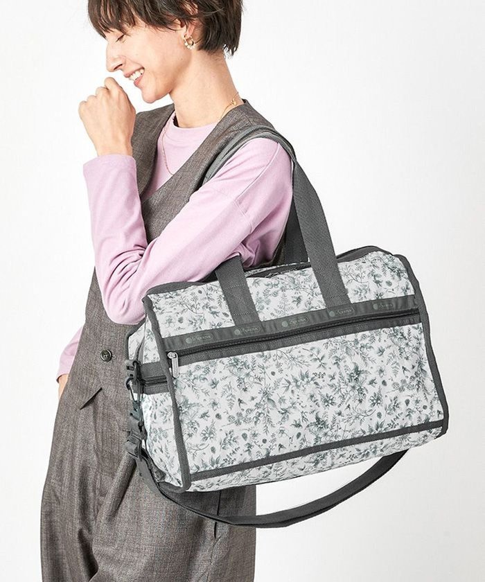 【レスポートサック/LeSportsac】のDELUXE MED WEEKENDER/オリーブホリデートワルドジュイ インテリア・キッズ・メンズ・レディースファッション・服の通販 founy(ファニー) https://founy.com/ ファッション Fashion レディースファッション Fashion for Women クラシカル Classical, Vintage-Inspired トラベル Travel, Travel Gear ボストンバッグ Boston Bag, Retro Bag ポケット Pocket, Pocket Detail 旅行 Travel エレガント 上品 Elegant |ID: prp329100004595255 ipo3291000000032650979