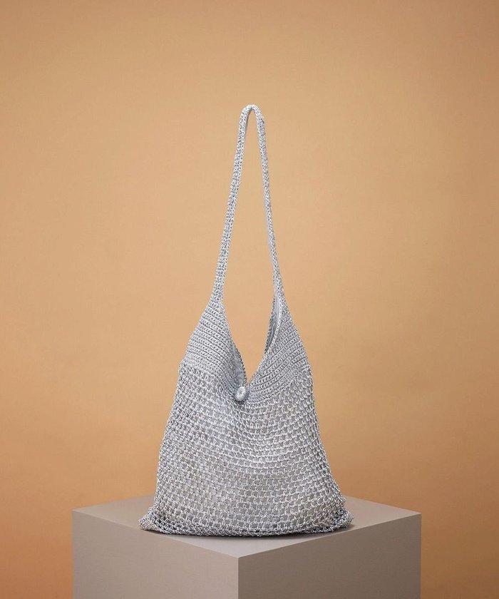【トプカピ/TOPKAPI】の【TREASURE TOPKAPI】メタリックニット ワンショルダー バッグ インテリア・キッズ・メンズ・レディースファッション・服の通販 founy(ファニー) https://founy.com/ ファッション Fashion レディースファッション Fashion for Women トップス・カットソー Cut & Sew Tops ニット Knit Tops & Sweaters クール Cool, Chic ショルダー Shoulder, Shoulder Strap シルバー Silver, Metallic Silver シンプル Simple, Minimal メタリック Metallic, Shiny Finish リップ Lip, Lip Motif 再入荷 Restock / Back in Stock 手編み Hand-Knitted, Handmade Knit |ID: prp329100004595680 ipo3291000000032655625