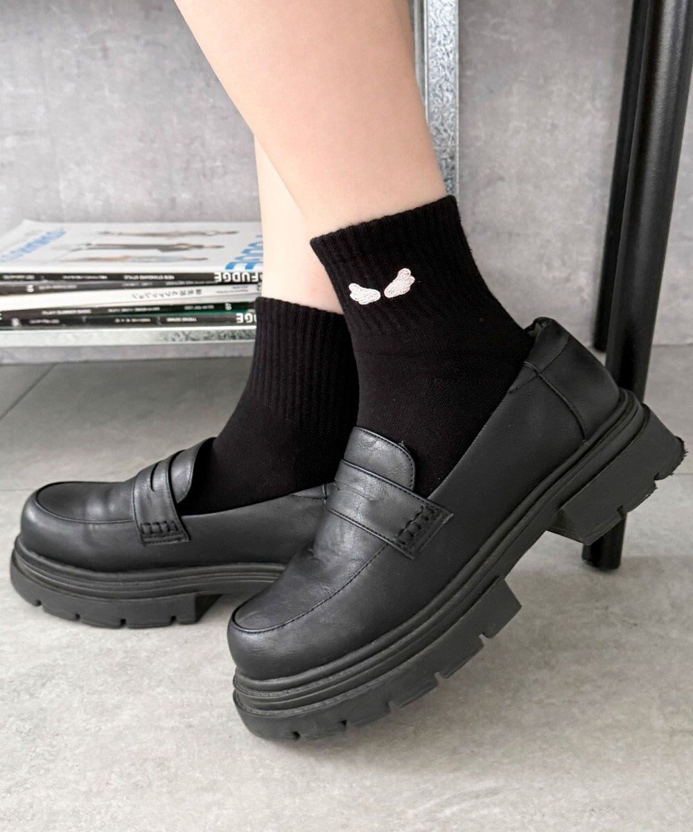 【ウィゴー/WEGO】の刺繍アンクルパイルソックス インテリア・キッズ・メンズ・レディースファッション・服の通販 founy(ファニー) 　ファッション　Fashion　レディースファッション　Fashion for Women　ソックス&靴下　Socks & Hosiery　レッグウェア・ストッキング　Legwear & Hosiery　新作・新入荷　New Arrivals / New In　おすすめ　Recommended / Our Picks　くるぶし　Ankle-Length　アンクル　Ankle-Length Design　サンダル　Sandals, Summer Shoes　スニーカー　Sneakers, Trainers　スマホ　Smartphone, Mobile Device　ソックス　Socks, Hosiery　ワンポイント　One Point, Statement Accent　再入荷　Restock / Back in Stock　夏　Summer　春　Spring　S/S・春夏　SS, Spring/Summer, Warm Season　柄2|ID: prp329100004595841 ipo3291000000032657244