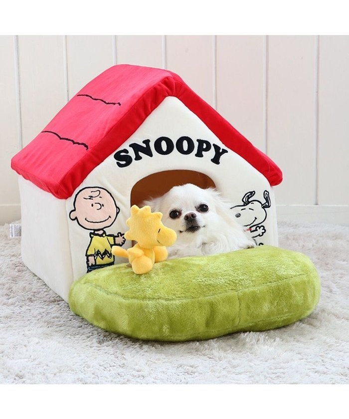 【ペットパラダイス/PET PARADISE / GOODS】のスヌーピー お庭付き赤い屋根 折り畳みハウス【小】 インテリア・キッズ・メンズ・レディースファッション・服の通販 founy(ファニー) https://founy.com/ キャラクター Character クッション Cushion 猫 Cat ワイヤー Wire 犬 Dog 夏 Summer ホーム・キャンプ・アウトドア・お取り寄せ Home,Garden,Outdoor,Camping Gear ペットグッズ Pet Supplies |ID: prp329100004596241 ipo3291000000032662400