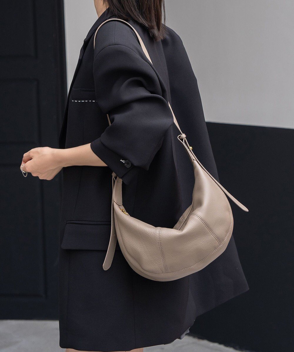 【スタイルコード/STYLE CODE】の【Lyrss/リルス】牛革 クロスボディバッグ インテリア・キッズ・メンズ・レディースファッション・服の通販 founy(ファニー) ファッション Fashion レディースファッション Fashion for Women バッグ Bags ポーチ&ミニバッグ Pouches & Mini Bags おすすめ Recommended / Our Picks ショルダー Shoulder, Shoulder Strap トレンド Trend, Trending Now ポケット Pocket, Pocket Detail ポーチ Pouch, Small Case 旅行 Travel グレー|ID: prp329100004596807 ipo3291000000033655531