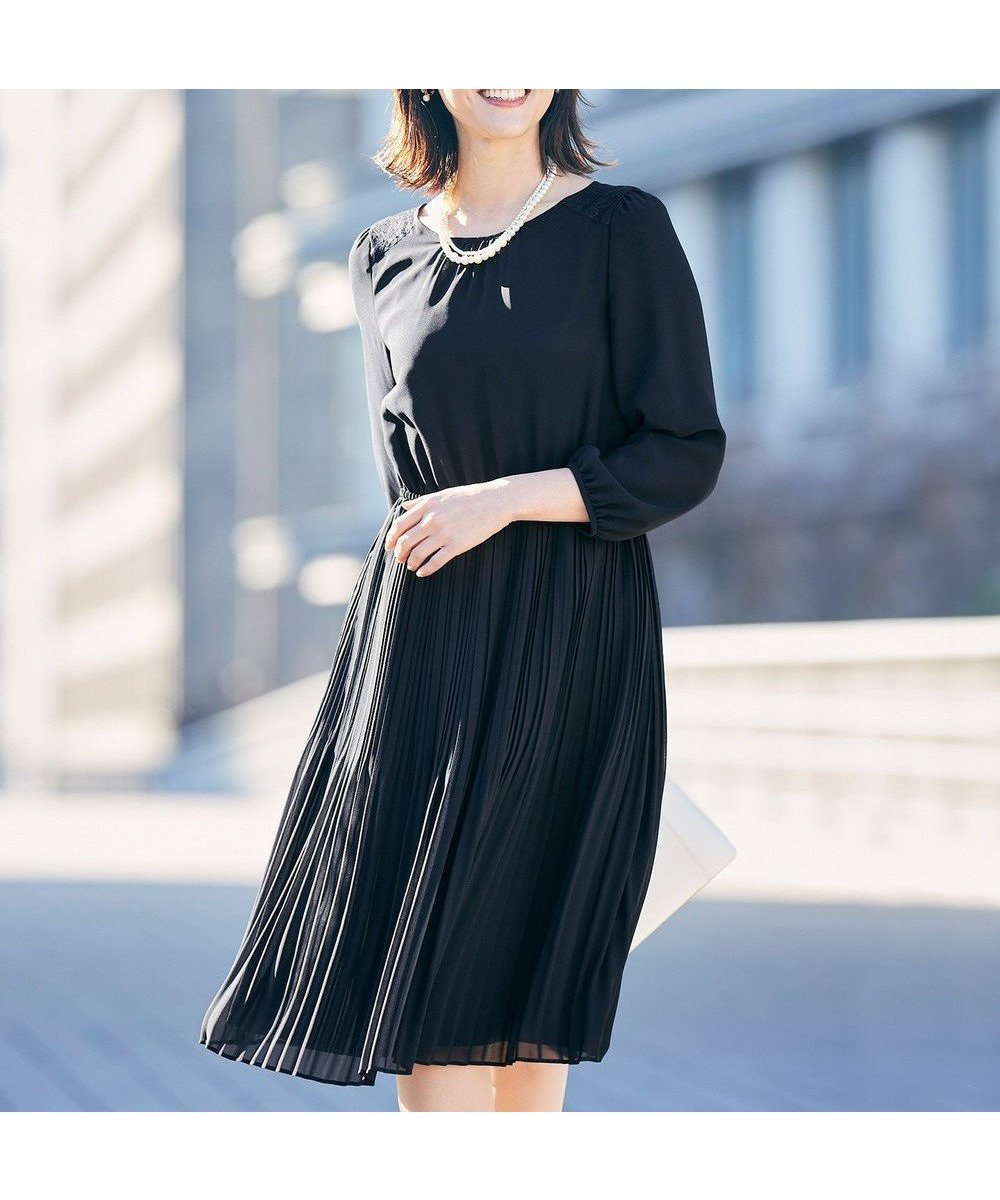 【エニィ スィス/any SiS】の【洗える】フェミニンプリーツ ワンピース 人気、トレンドファッション・服の通販 founy(ファニー) 　ファッション　Fashion　レディースファッション　Fashion for Women　ワンピース　Dresses　シフォン　Chiffon, Lightweight Fabric　シンプル　Simple, Minimal　ジャケット　Jacket, Outerwear　ツイード　Twill, Twill Weave　フェミニン　Feminine, Girly　プリーツ　Pleats, Pleated　レース　Lace, Lace Fabric　エレガント 上品　Elegant　再入荷　Restock / Back in Stock　夏　Summer　春　Spring　S/S・春夏　SS, Spring/Summer, Warm Season　楽ちん　Easy Fit, Comfortable　洗える　Machine Washable　ビジネス 仕事 通勤　Business / Work / Commuting　 other-1|ID: prp329100004597125 ipo3291000000032779864