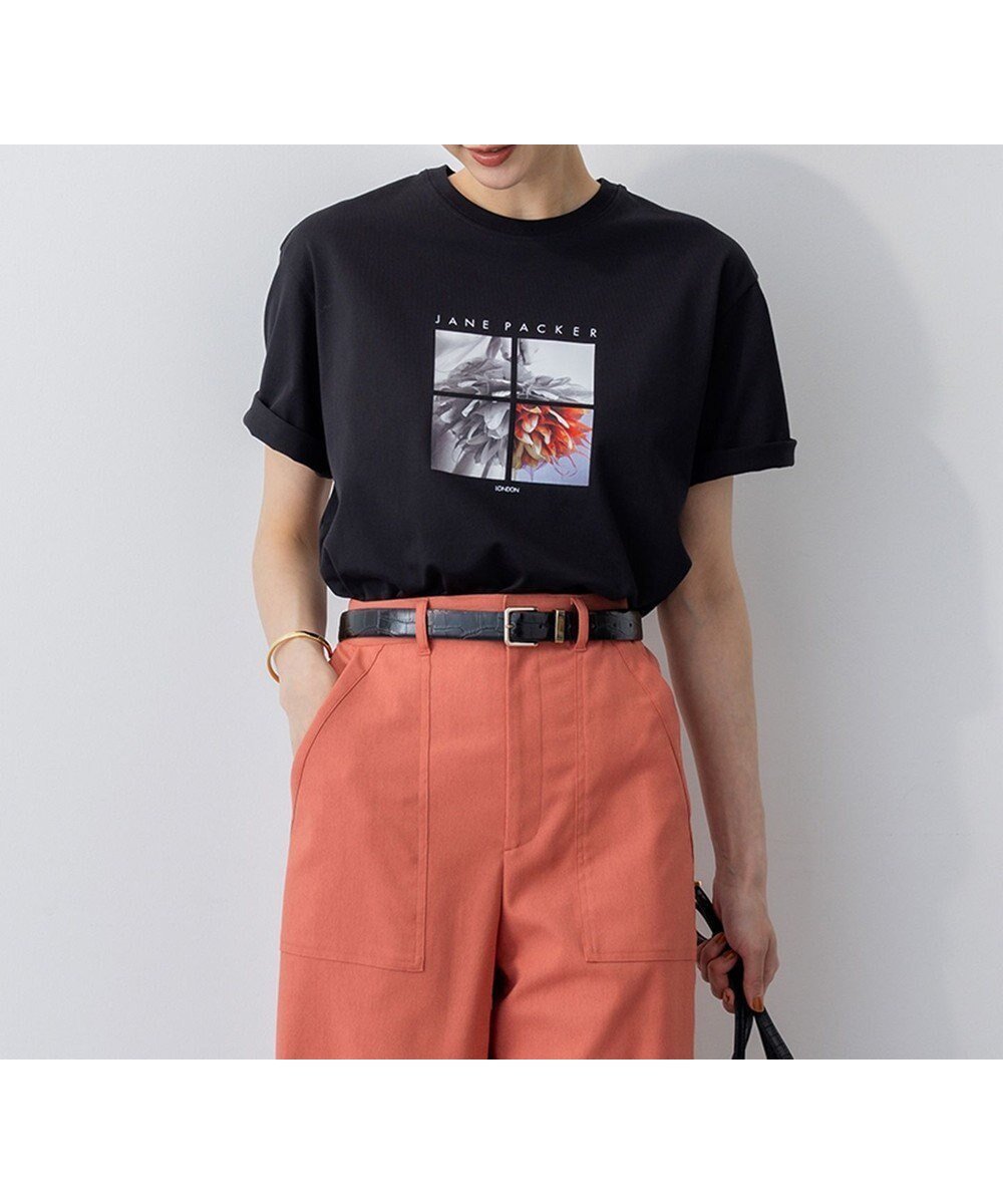 【23区/NIJYUSANKU】の【洗える】JANE PACKERコラボ フォトプリント Tシャツ インテリア・キッズ・メンズ・レディースファッション・服の通販 founy(ファニー) 　ファッション　Fashion　レディースファッション　Ladies' Fashion Online　トップス・カットソー　Tops/Tshirt　シャツ/ブラウス　Shirts/Blouses　ロング / Tシャツ　T-Shirts　カットソー　Cut and Sewn　春　Spring　洗える　Washable　カットソー　Cut And Sew　コラボ　Collaboration　シンプル　Simple　スペシャル　Special　デニム　Denim　なめらか　Smooth　フラワー　Flower　プリント　Print　ボトム　Bottom　モノトーン　Monotone　S/S・春夏　Ss・Spring/Summer　NEW・新作・新着・新入荷　New Arrivals　夏　Summer　エレガント 上品　Elegant　2025年　2025　2025春夏・S/S　Ss,Spring/Summer,2025　ブラック|ID: prp329100004597154 ipo3291000000032672019