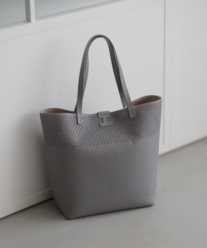 【イアクッチ/IACUCCI】のシエッラ CERVO/FORATO インテリア・キッズ・メンズ・レディースファッション・服の通販 founy(ファニー) https://founy.com/ ファッション Fashion レディースファッション Ladies' Fashion Online バッグ Bag 軽量 Lightweight シンプル Simple バランス Balance フォルム Form マグネット Magnet メタル Metal S/S・春夏 Ss・Spring/Summer おすすめ Recommend 夏 Summer ビジネス 仕事 通勤 Business 2025年 2025 2025春夏・S/S Ss,Spring/Summer,2025 |ID: prp329100004597459 ipo3291000000032675388