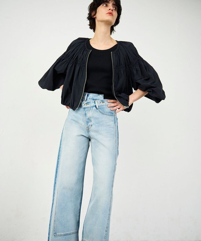 【グレース コンチネンタル/GRACE CONTINENTAL】のギャザータフタブルゾン インテリア・キッズ・メンズ・レディースファッション・服の通販 founy(ファニー) https://founy.com/ ファッション Fashion レディースファッション Ladies' Fashion Online アウター Coat Outerwear ジャケット Jackets ブルゾン Blouson/Jackets ギャザー Gather シャーリング Shirring ジャケット Jacket スマート Smart スリーブ Sleeve フォルム Form ブルゾン Blouson 夏 Summer 春 Spring S/S・春夏 Ss・Spring/Summer |ID: prp329100004597473 ipo3291000000032675622