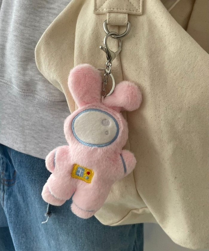【ウィゴー/WEGO】のスペースラビットぬいぐるみキーホルダー インテリア・キッズ・メンズ・レディースファッション・服の通販 founy(ファニー) https://founy.com/ ファッション Fashion レディースファッション Ladies' Fashion Online 財布 Wallets おすすめ Recommend キーホルダー Key Ring スマホ Smartphone フォルム Form 財布 Wallet |ID: prp329100004597968 ipo3291000000032681393